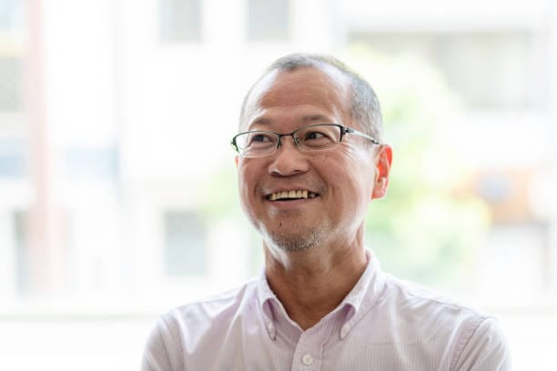 50代男性の笑顔の写真