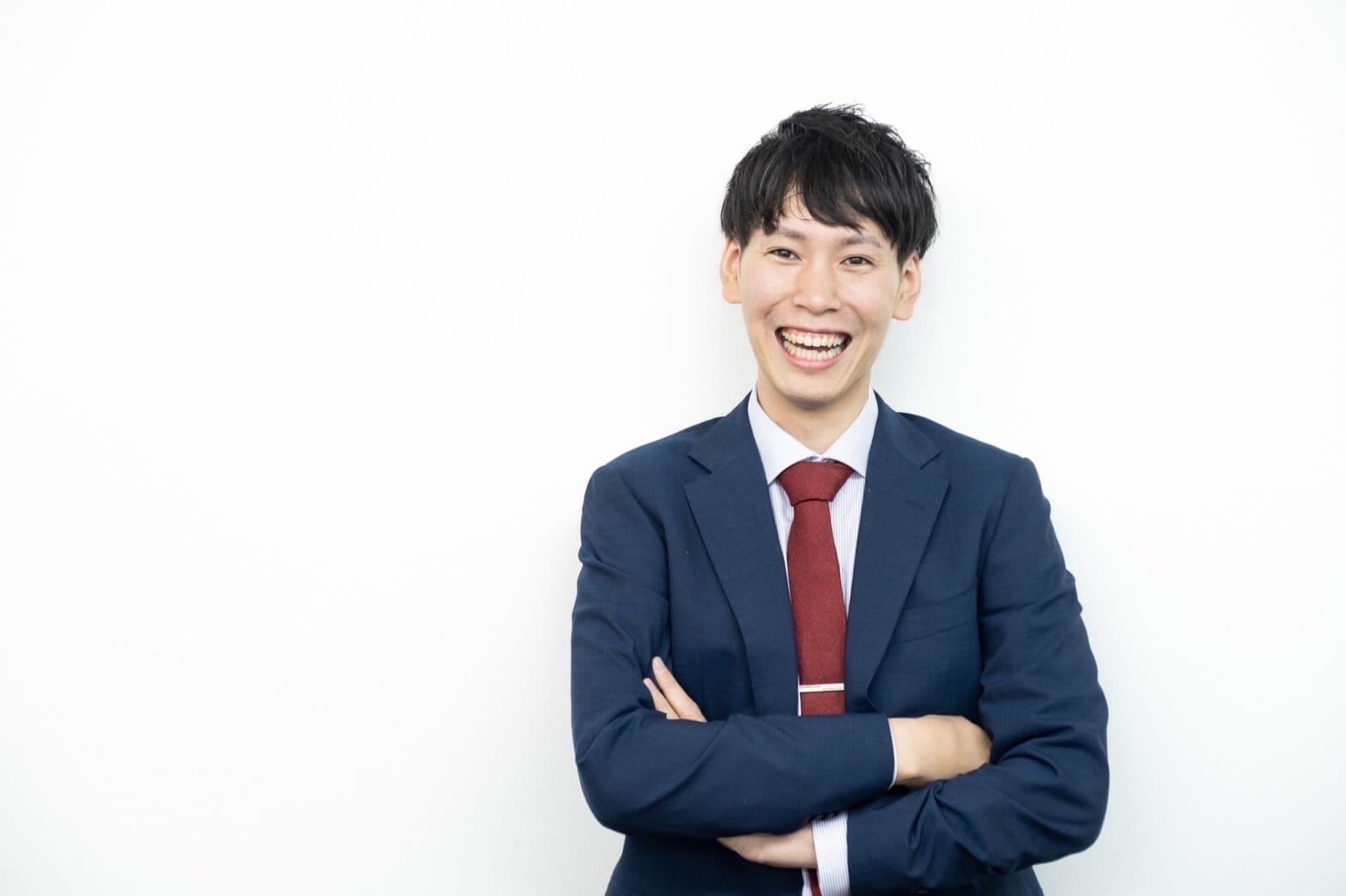 30代男性の笑顔の写真
